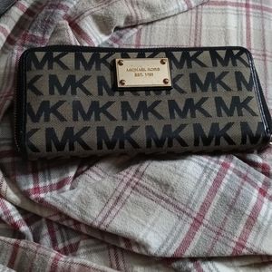 M.K. wallet